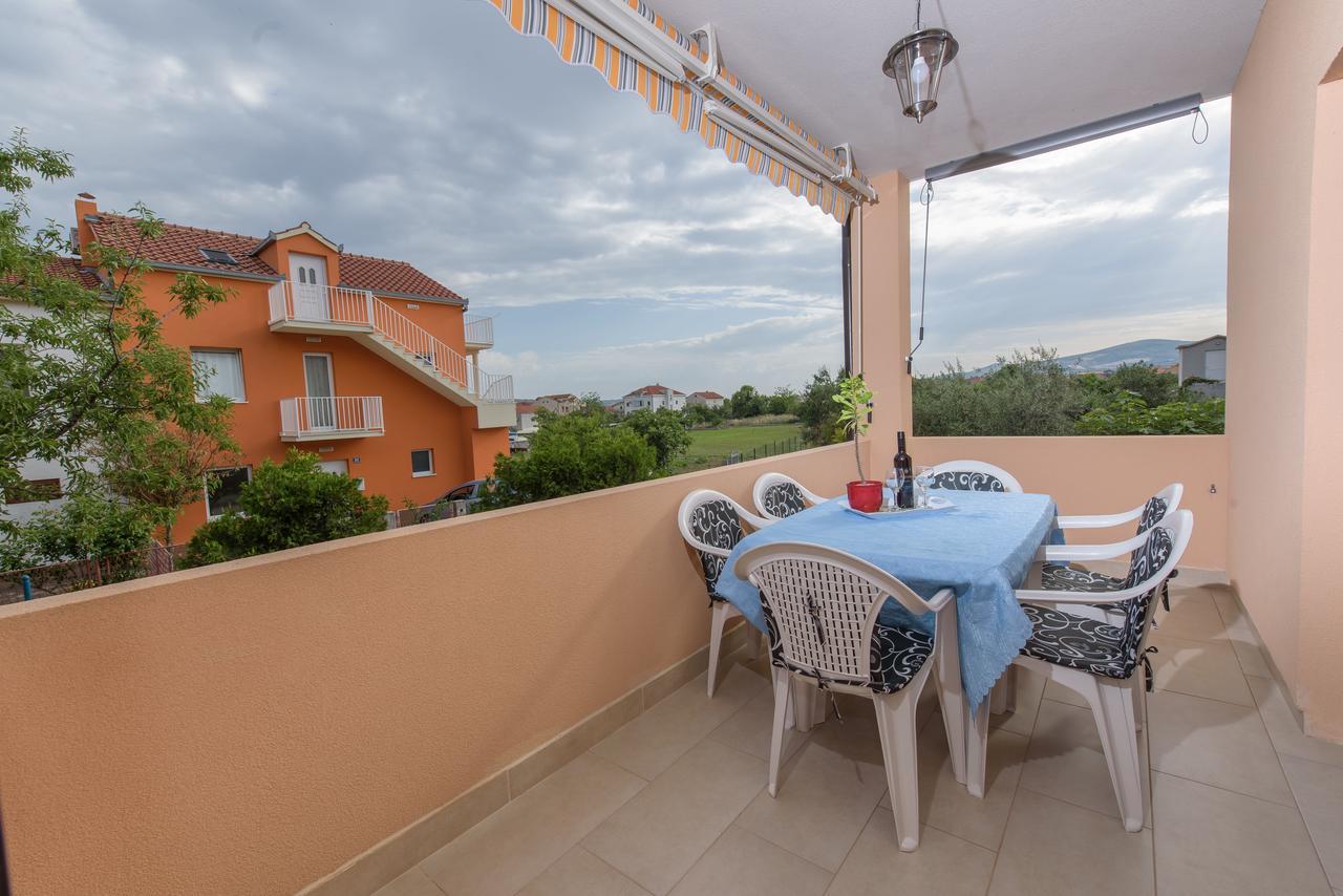 Apartment Drmic Kaštela Kültér fotó